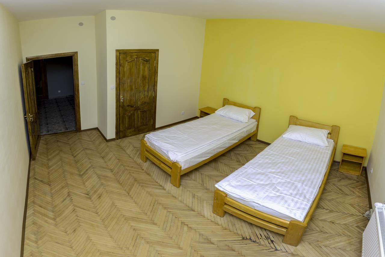 Dream Hostel Carpathians Rakhiv Exterior photo