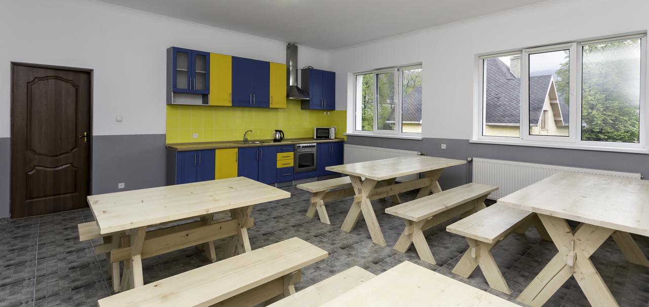 Dream Hostel Carpathians Rakhiv Exterior photo