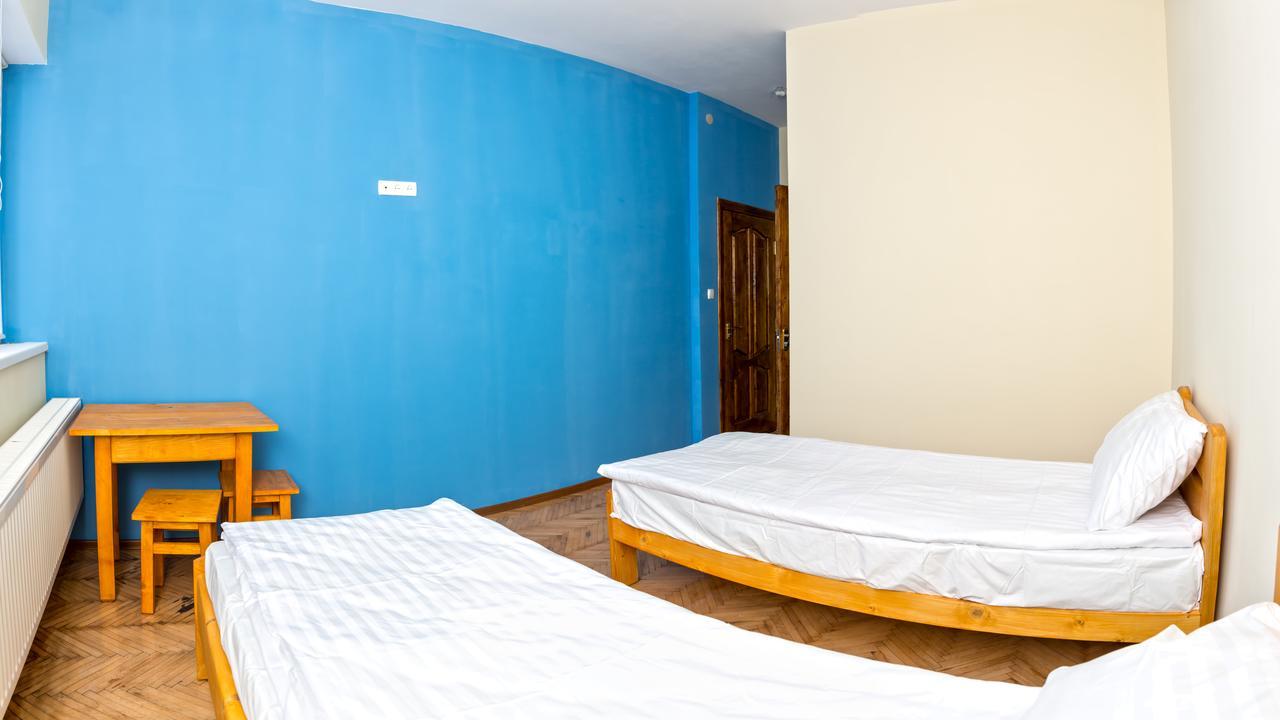 Dream Hostel Carpathians Rakhiv Exterior photo